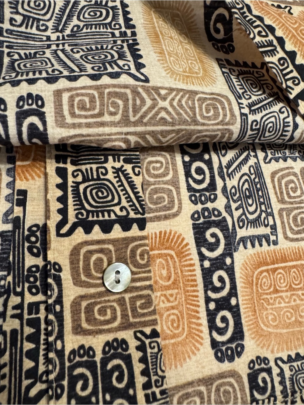 Tori Richard Hawaiian Short-Sleeve Button-Down - Picture 7 of 12